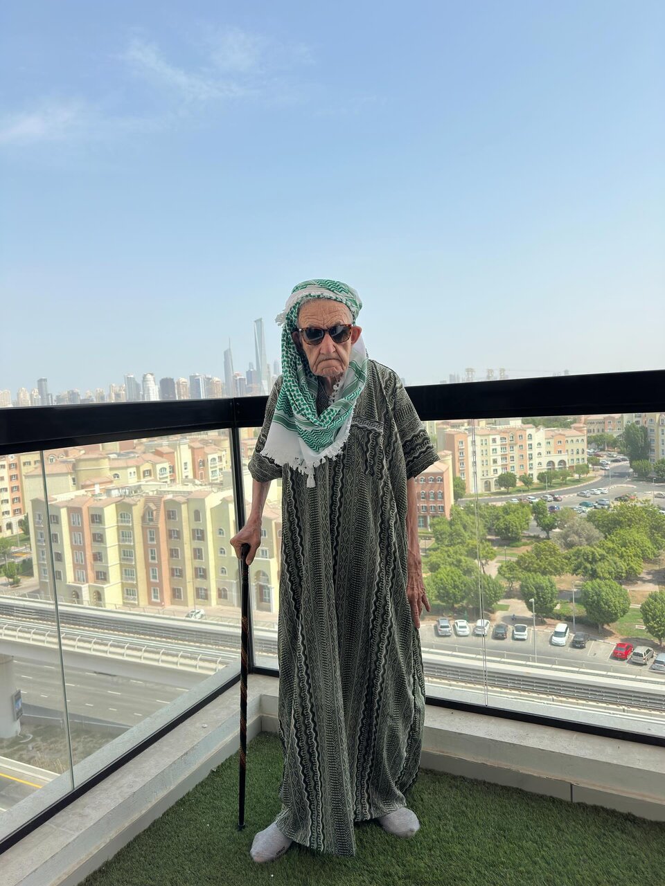 ماجرای مهاجرت بازیگر مسن و محبوب سینمای ایران به دوبی | ببینید