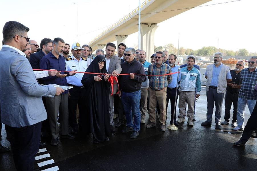 افتتاح میدان فتح