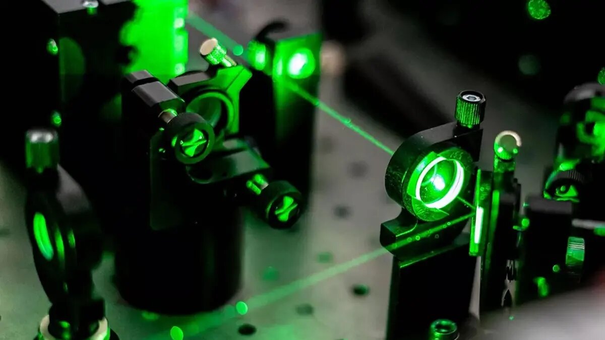 راز تازه دنیای فوتون‌ها | ماده‌ای که چراغ آینده را روشن می‌سازد