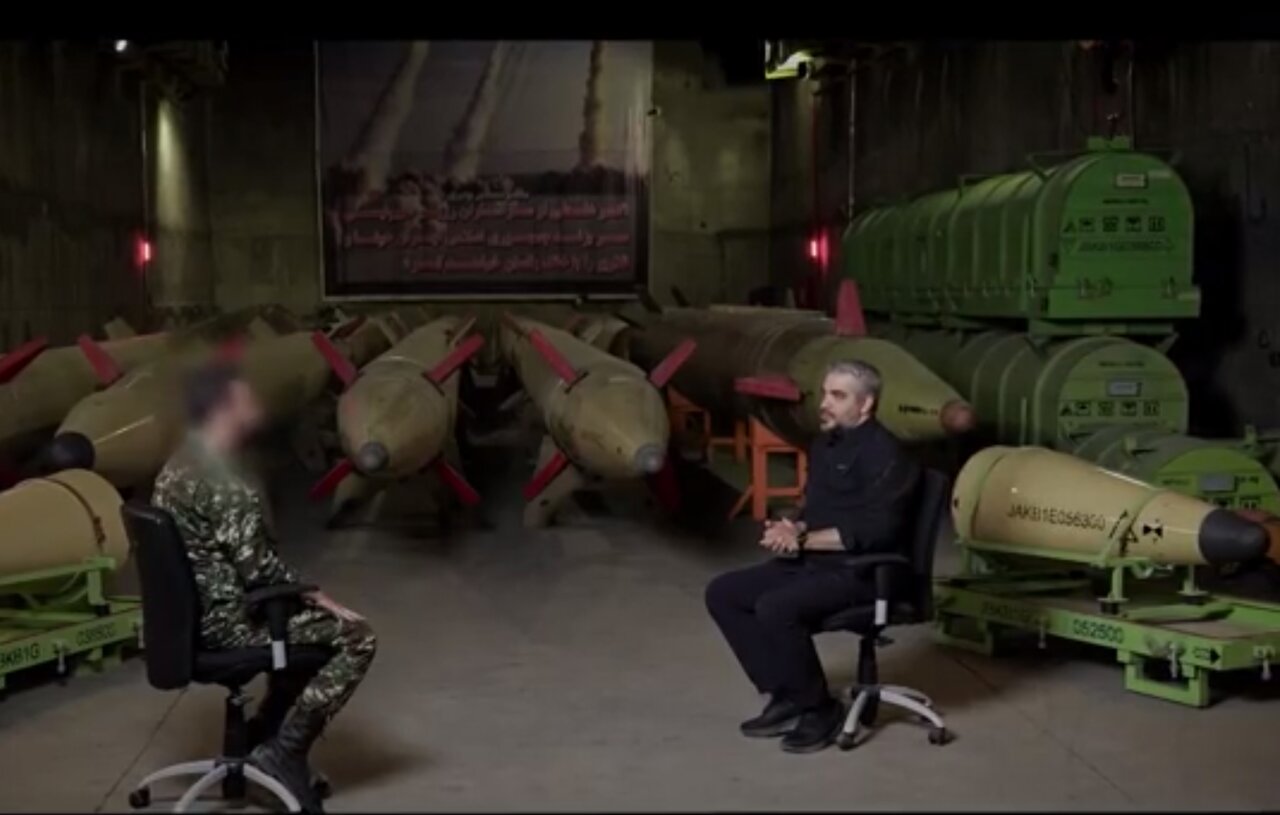ما اصلا روی خاک نیستیم که بخواهند ما را با خاک یکسان کنند! 