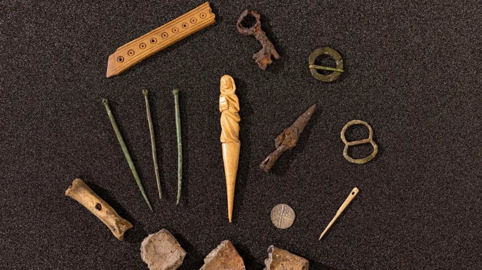 سنجاق سر شاخ گوزن از دل قرون وسطی | عکس