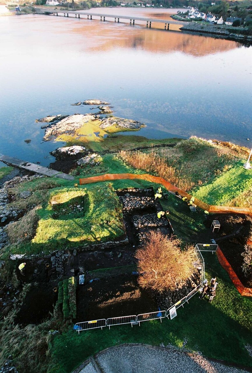 سنجاق سر شاخ گوزن از دل قرون وسطی | عکس