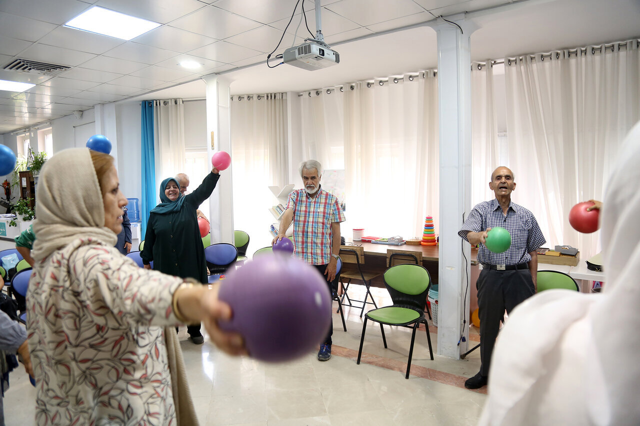 زنگ ورزش و سرگرمی برای موسفیدان