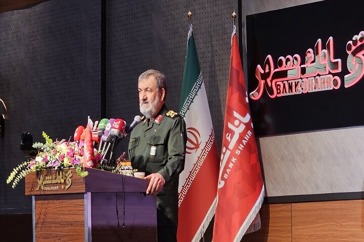 محسن رضایی: آمریکا ایران خام‌فروش می‌خواهد
