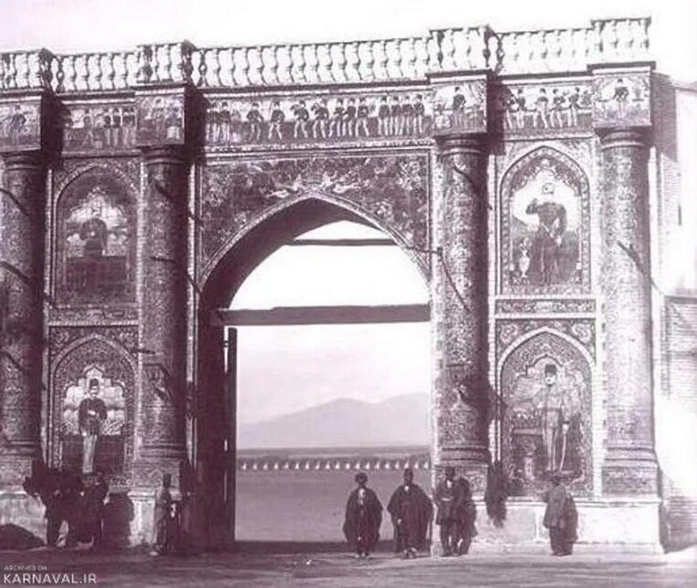 تصاویر قدیمی و جدید از گوشه و کنار پایتخت به مناسبت روز تهران