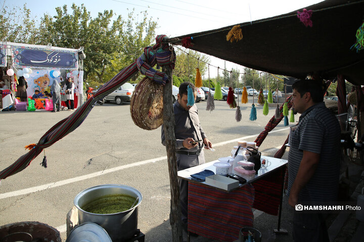 رونمایی از تمبر یادبود آیت‌الله کنی در جشنواره اقوام بوستان جوانمردان