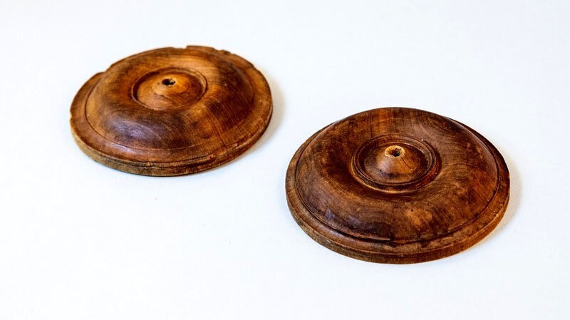 پیدا شدن کفشهای چوبی ۲ هزار ساله در چاه! + عکس