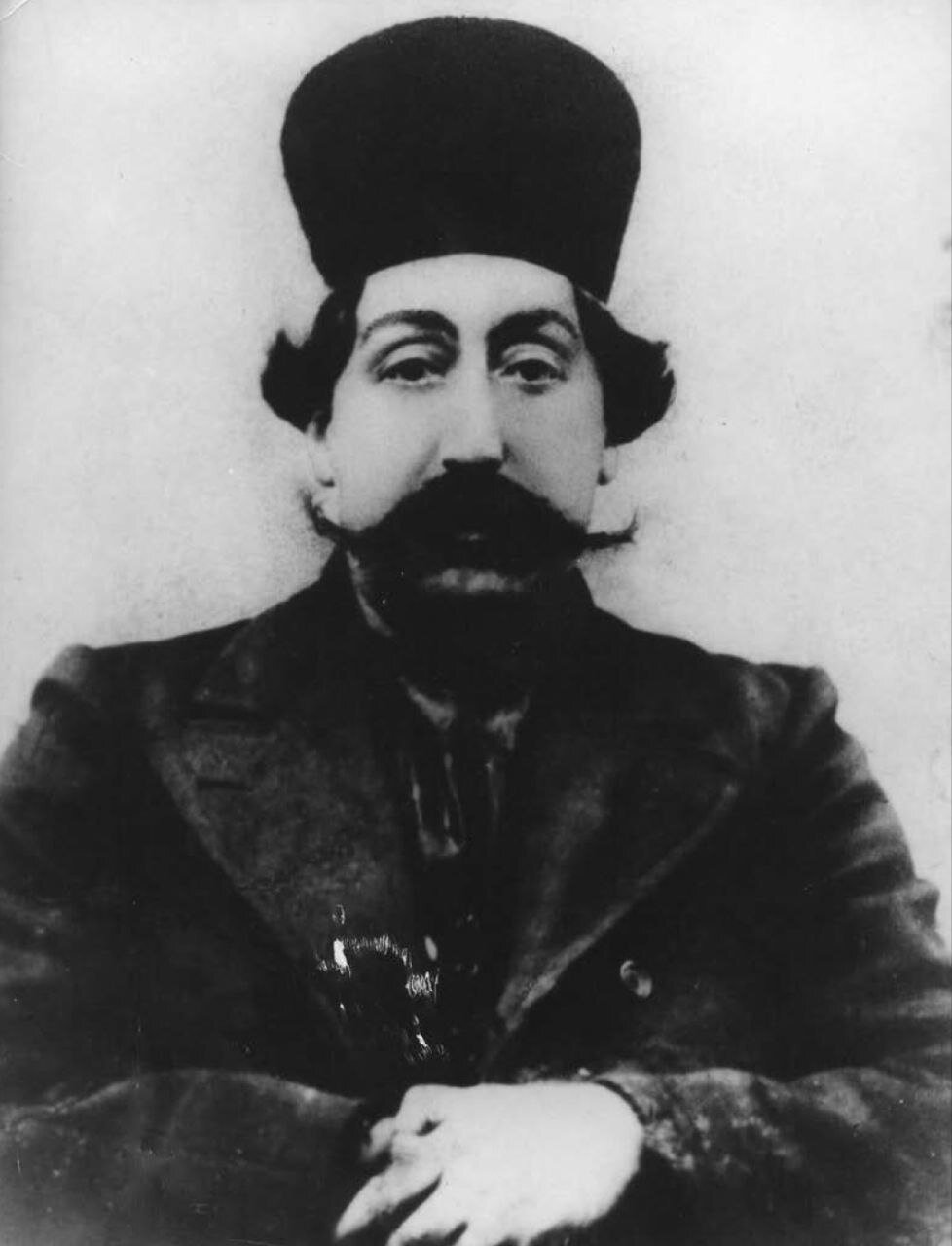 نقدی بر کتاب «کازرون توقفگاهی در میان راه شیراز»