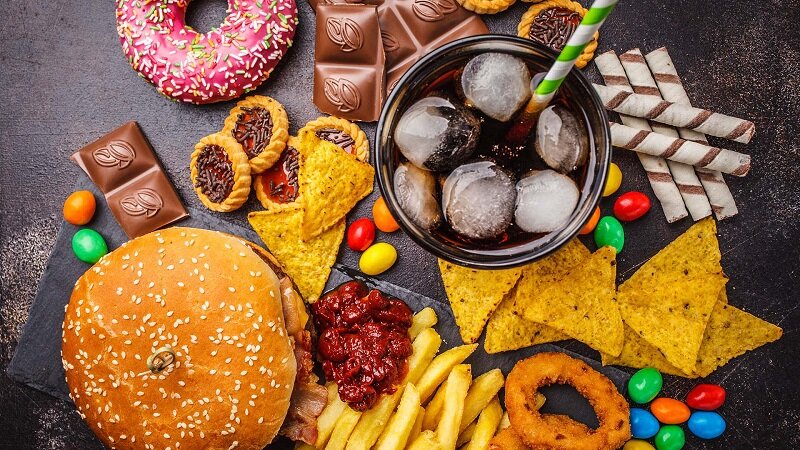 غذاهای فوق فراوری شده با ما چه می‌کنند؟