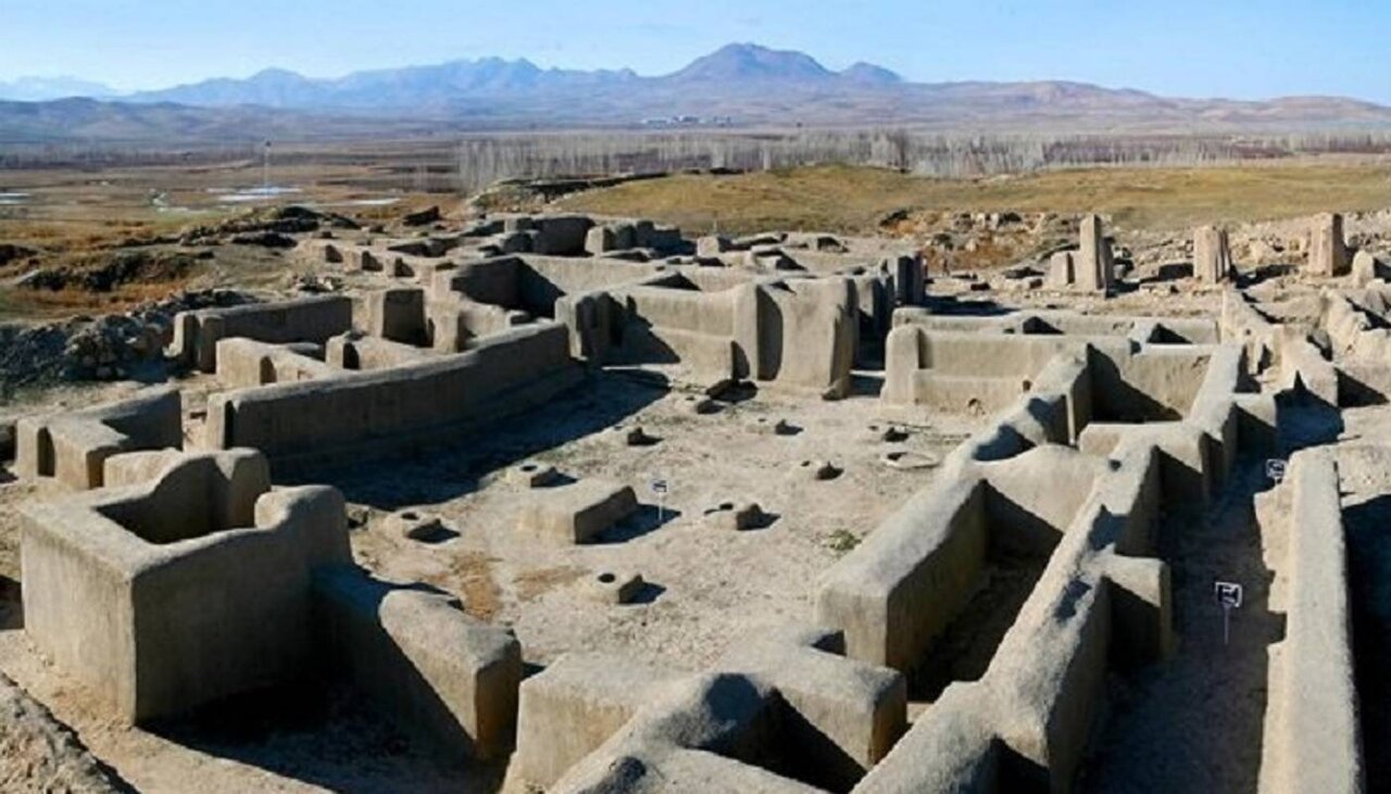 کوچه‌باغش پر موسیقی باد
