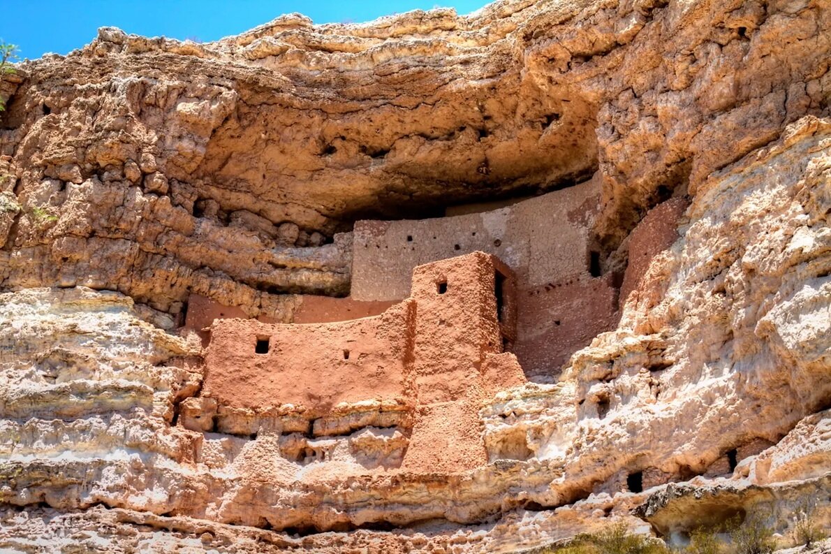 سازندگان این قلعه مرموز ناپدید شدند | عکس