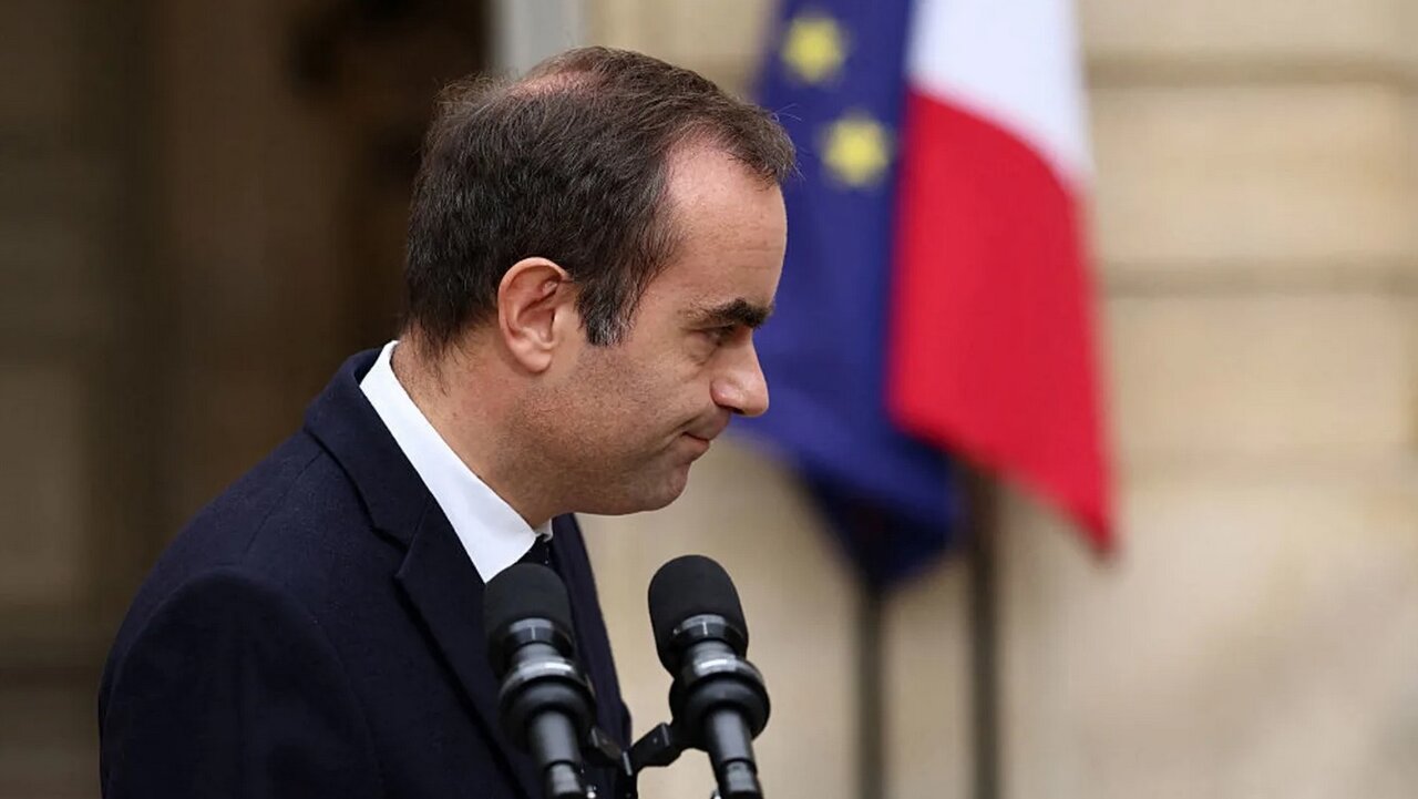 ابعاد بحران بیسابقه جمهوری پنجم فرانسه؛ از صدای پای حزب لوپن در چندقدمی قدرت تا افت ارزش یورو