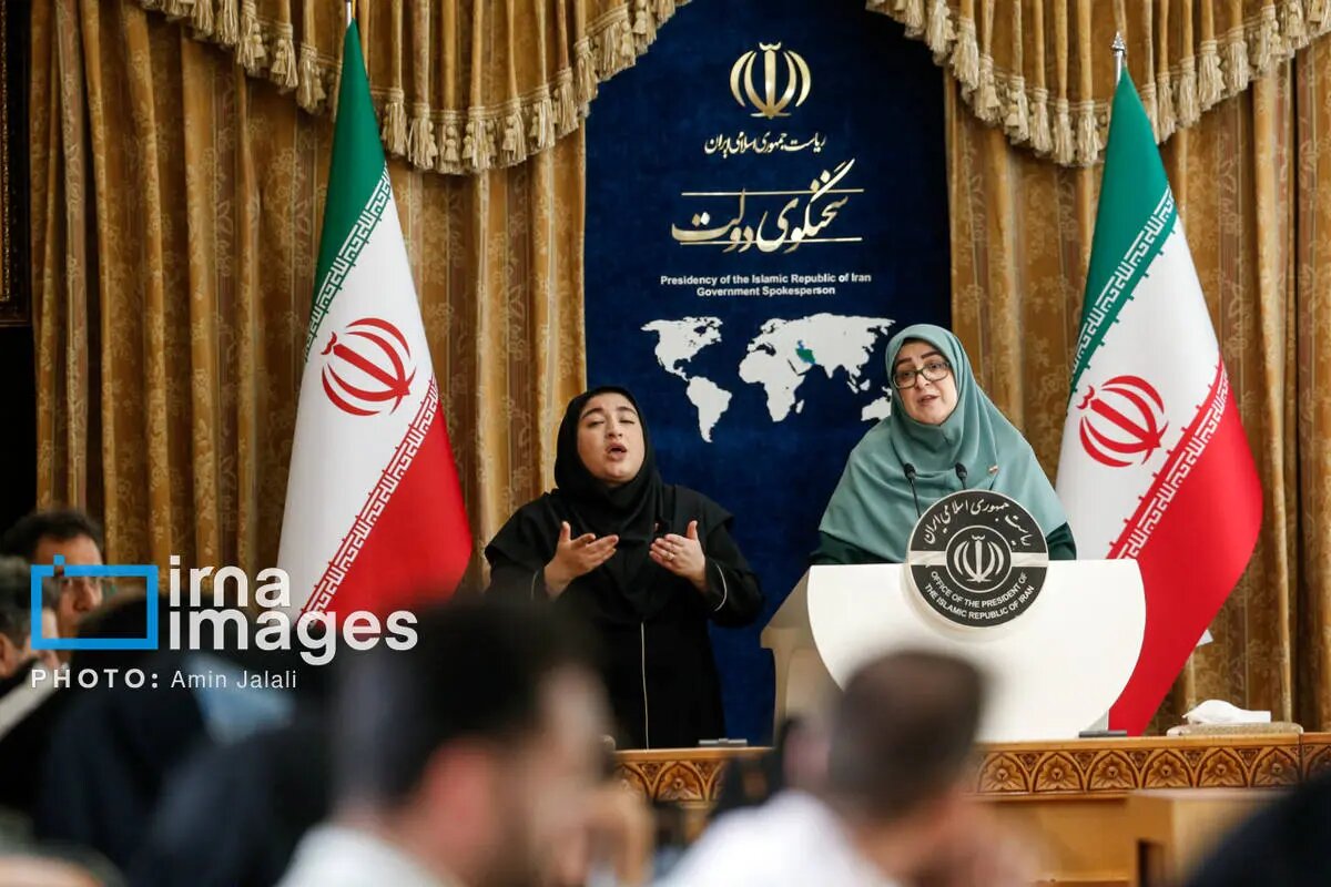 وقتی خانم سخنگو حالش بد می شود! | تصاویر