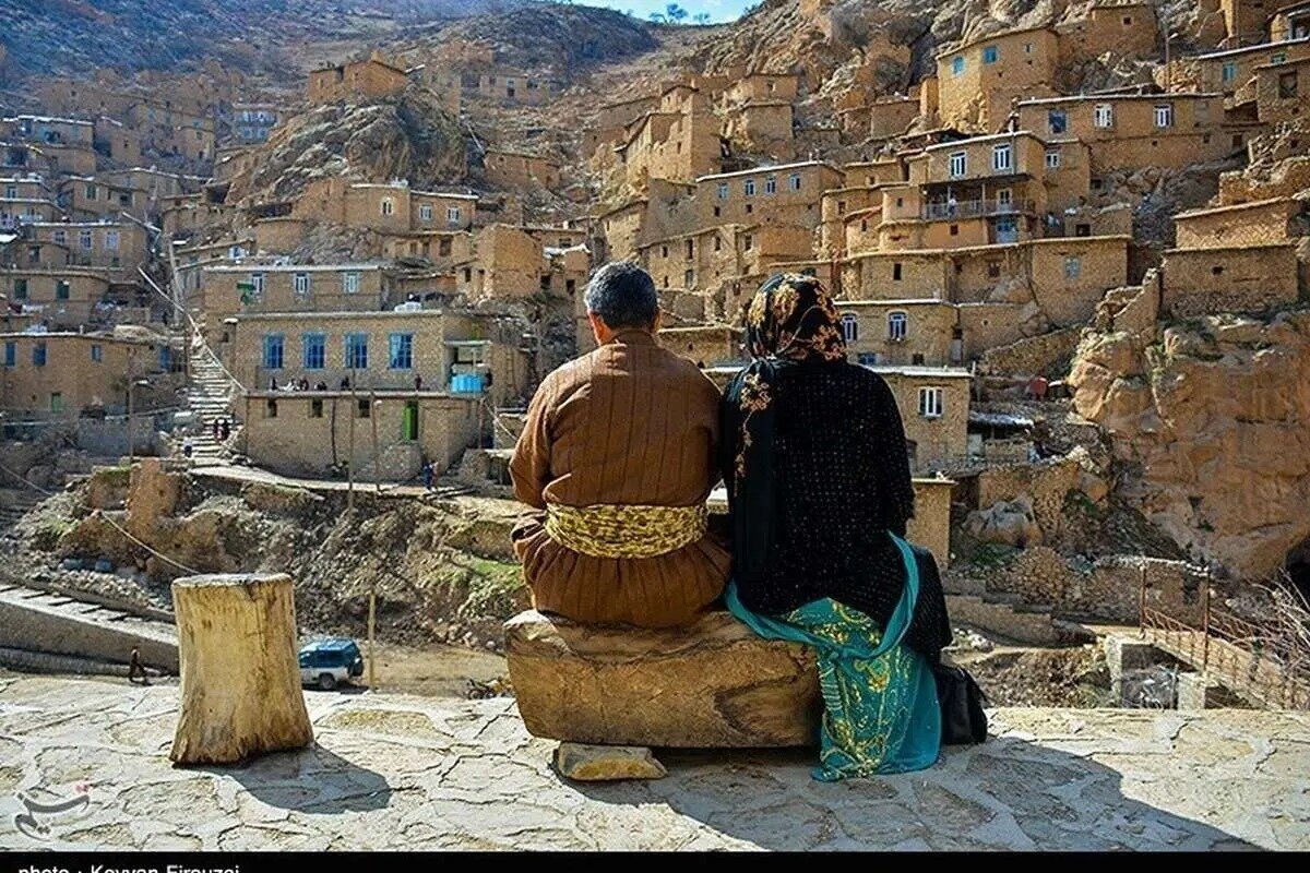 کوچه‌باغش پر موسیقی باد