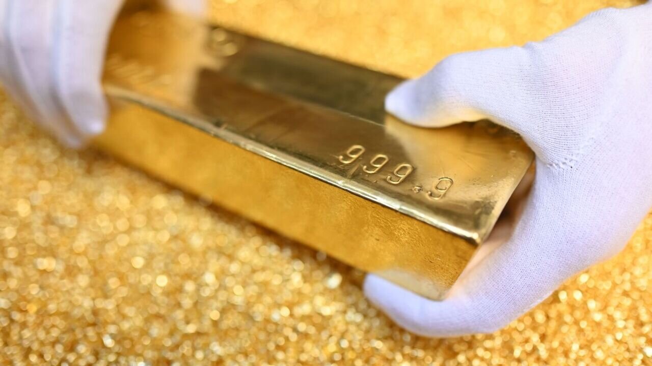 طلای جهانی به بالاترین رکورد رسید؛ دلیل این افزایش قیمت چیست؟ | یک توصیه مهم به خریداران نقره طلا - اونس
