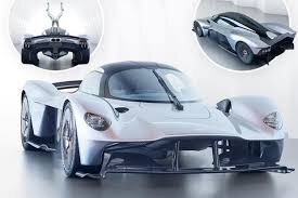 جدیدترین ابر خودروهای سال | استون مارتین و بنتلی دوباره میدان را فتح میکنند