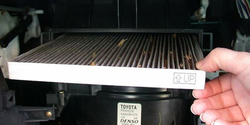 علت بوی بد بخاری خودرو چیست ؟ ؛ دلایل اصلی و روشهای رفع آن