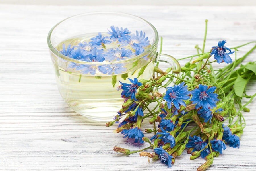 خواص عرق کاسنی برای پوست ، کبد و سلامت بدن