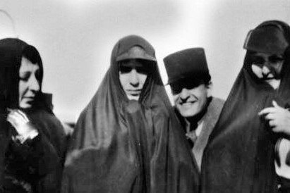 عکس جالب از یک مدرسه دخترانه تهران در سال ۱۳۱۰ | پوشش دختران را ببینید