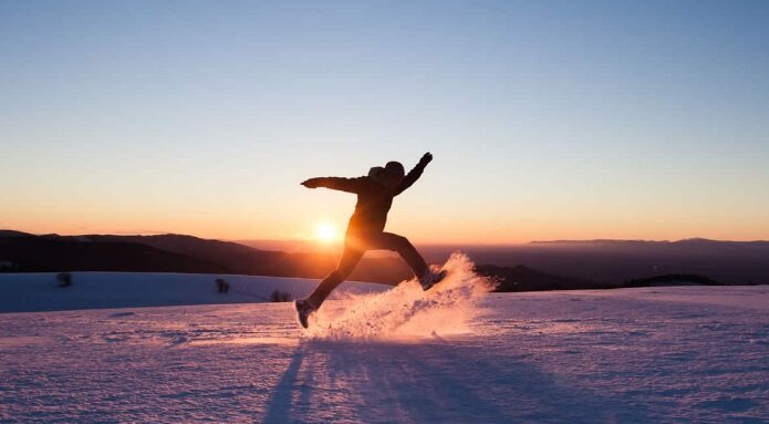 ۱۰ راهکار مقابله با افسردگی ماههای سرد