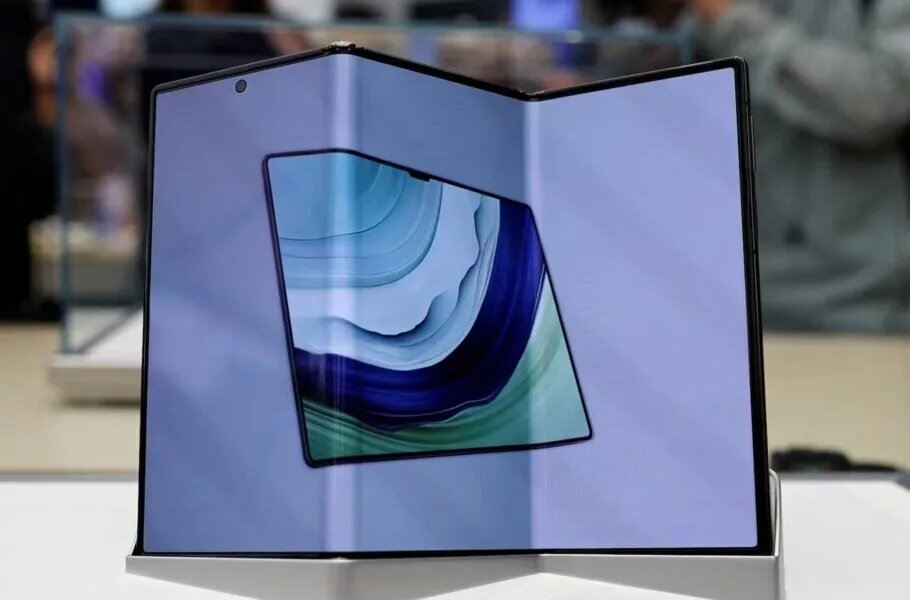 رکورد دانلود برای هوش مصنوعی سورا | کوتاه از دنیای فناوری