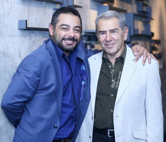 سورنا صحت به «استخر» پدر پیوست