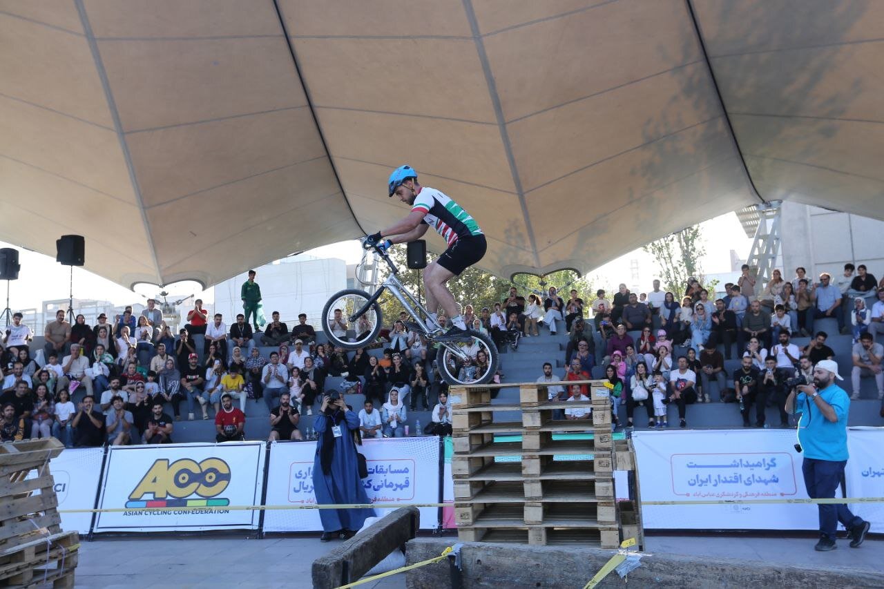 بوستان آب و آتش میزبان قهرمانان دوچرخهسواری کشور+تصاویر