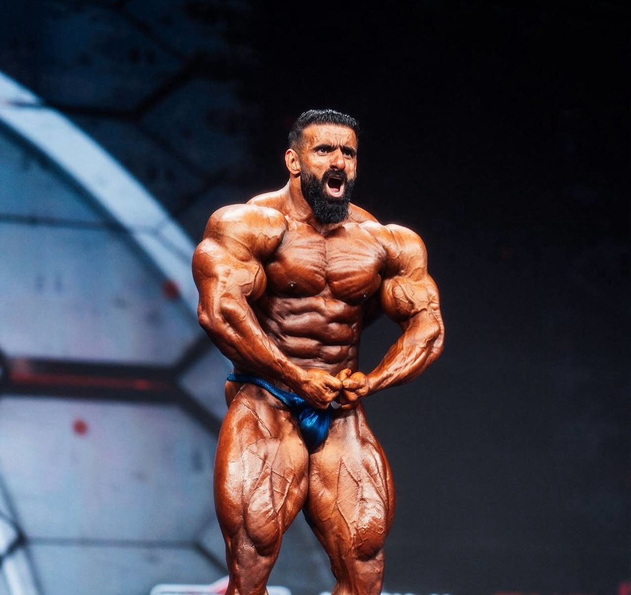 واضح ترین تصویر از بدن هادی چوپان در مستر المپیا ۲۰۲۵ | کات، عضلانی و خشک مثل کویر؛ این عضلات را انگار تراشیده اند