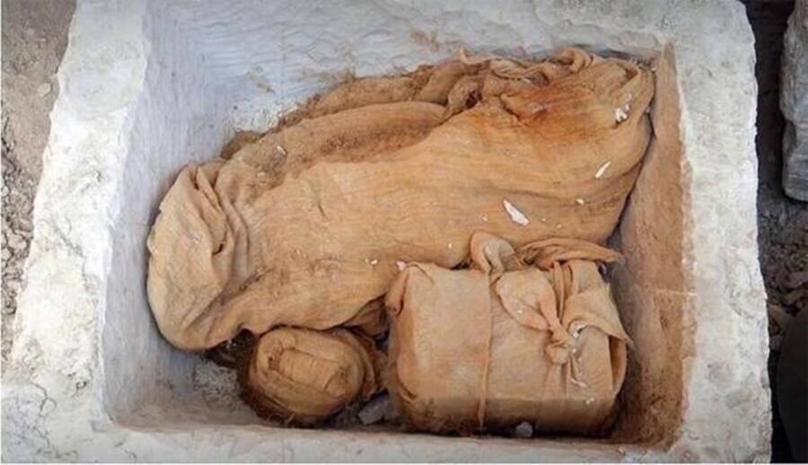 احتمال وجود رمز محل مقبره فرعون در جعبه سنگی ۳۵۰۰ ساله + عکس