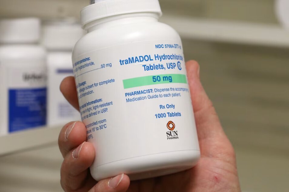 این مسکن خطرناک در عطاریها هم پیدا میشود! | مصرف بالای ترامادول بدون نسخه در ایران