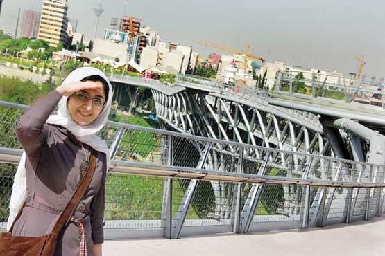 سازه مدرن تهران که پلی به سوی زیبایی های شهر است