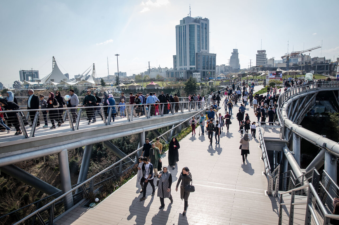 سازه مدرن تهران که پلی به سوی زیبایی های شهر است