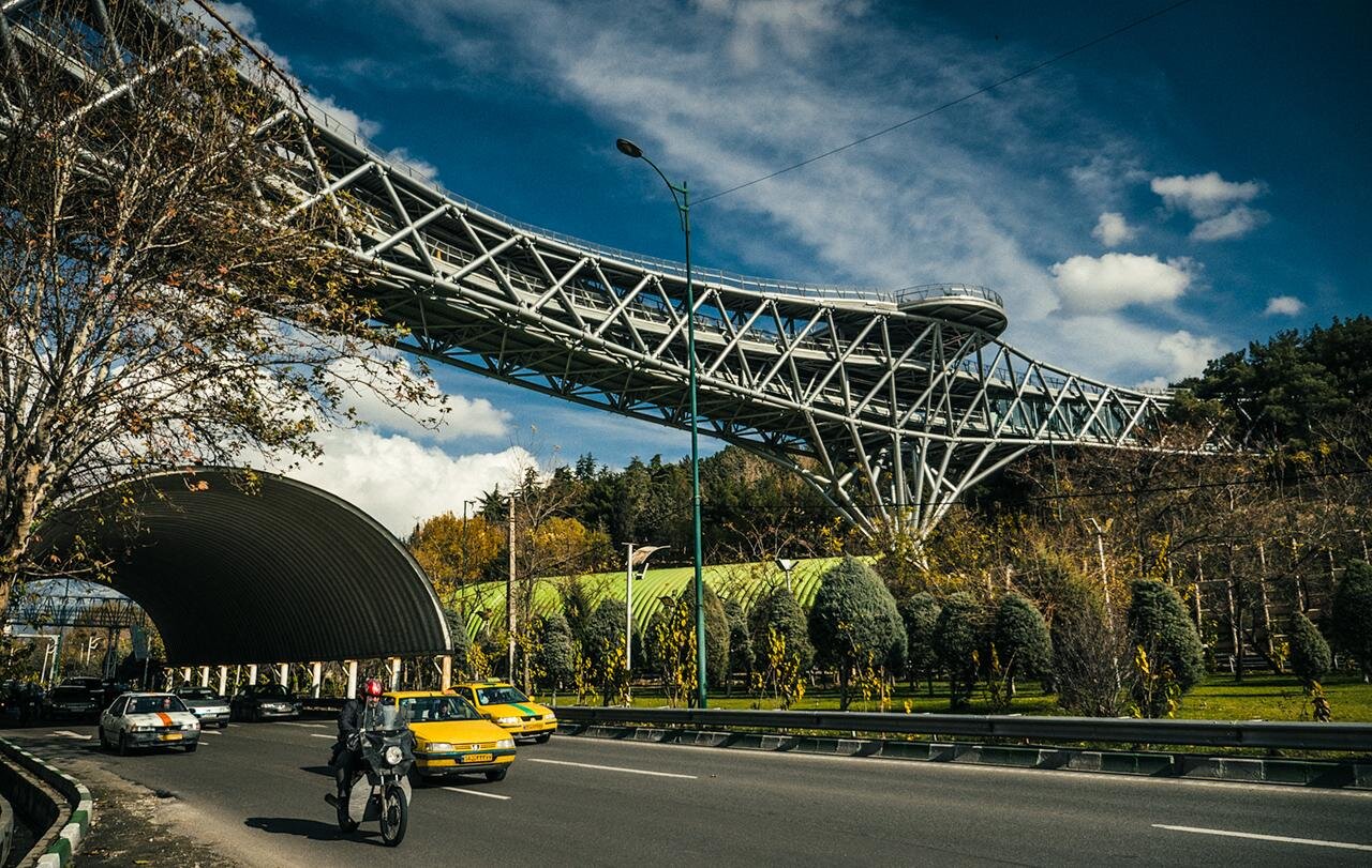 سازه مدرن تهران که پلی به سوی زیبایی های شهر است