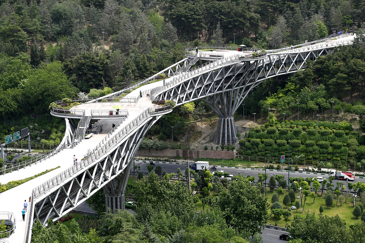 سازه مدرن تهران که پلی به سوی زیبایی های شهر است