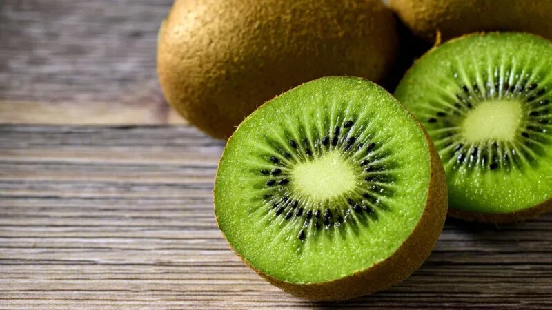 مصرف چند کیوی در روز به رفع یبوست کمک میکند؟