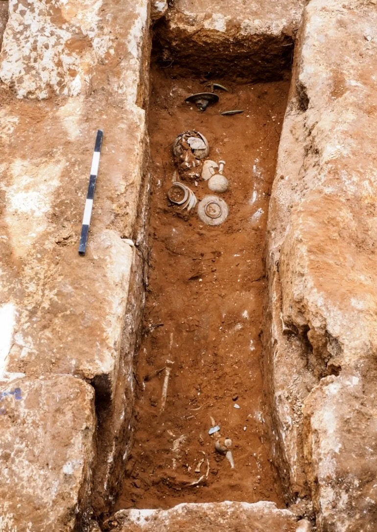 ۴ سر برنزی شیر در یک قبر ۱۹۰۰ ساله + عکس