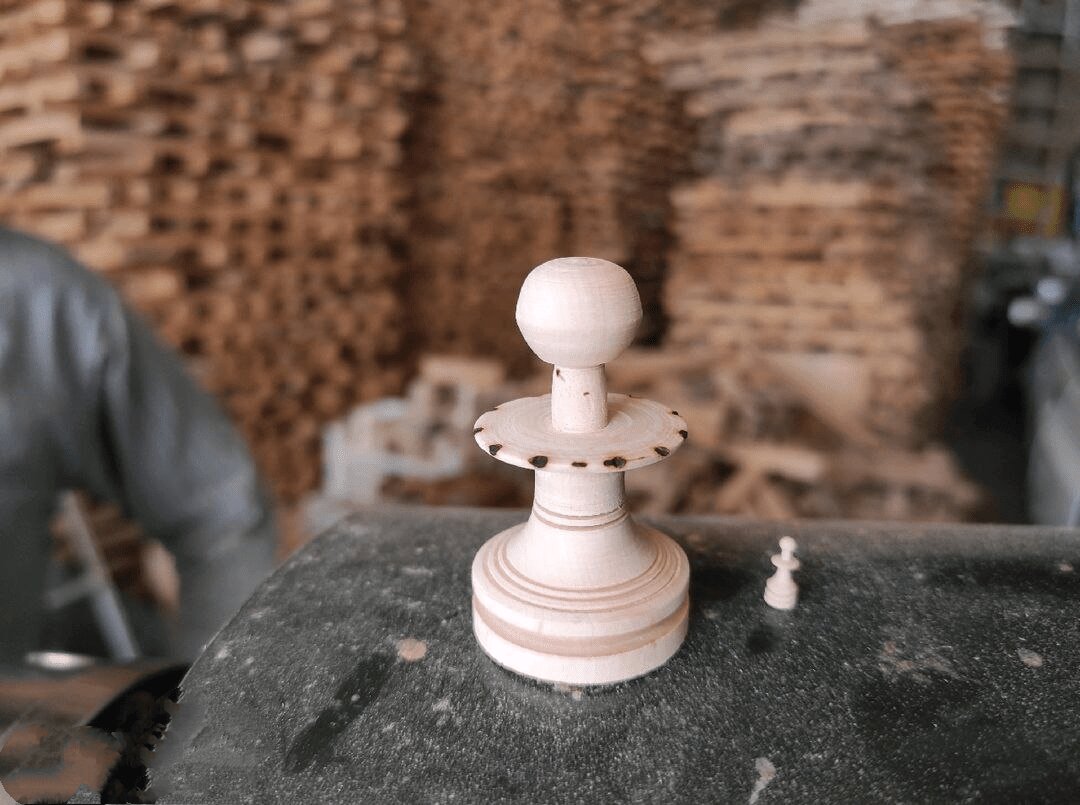 کوچکترین شطرنج جهان در ایران + تصاویر | شاهکار خراطی جوان کردستانی را ببینید