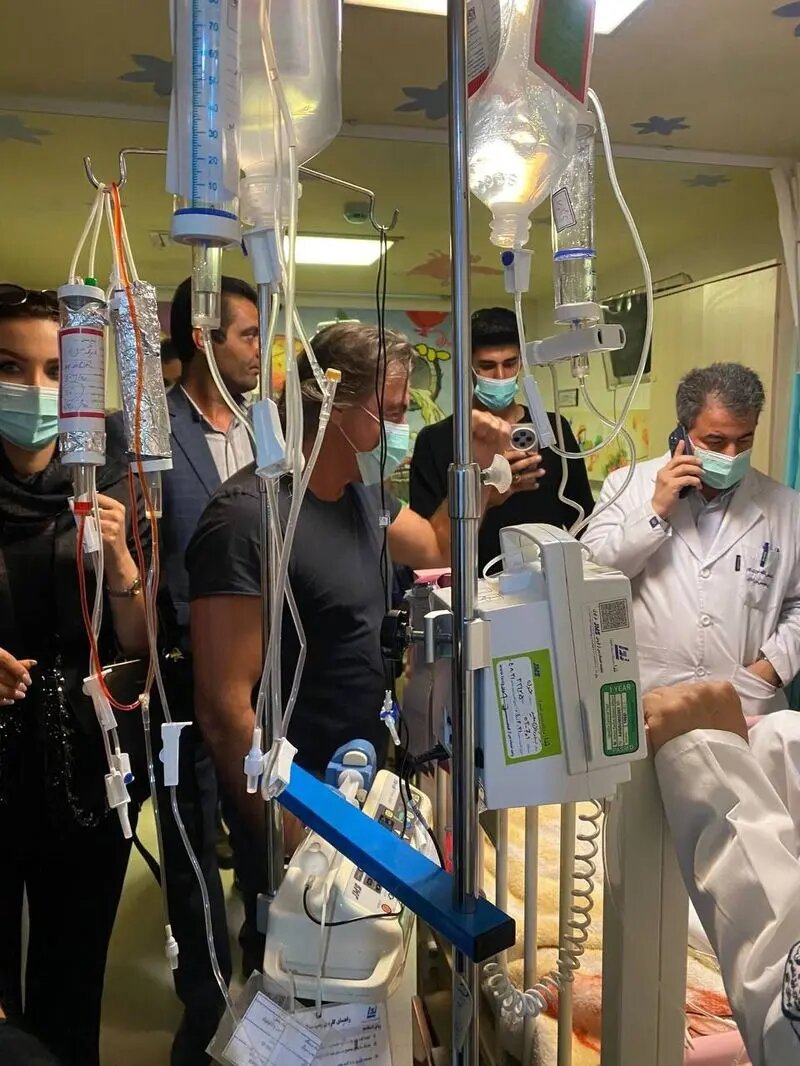 ساپینتو بر بالین کودکان سرطانی | تصاویر