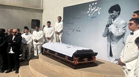 هلهله و دمام زنی در مراسم تشییع ناصر تقوایی | پیکر کارگردان نامدار در امامزاده طاهر آرام گرفت تقوایی