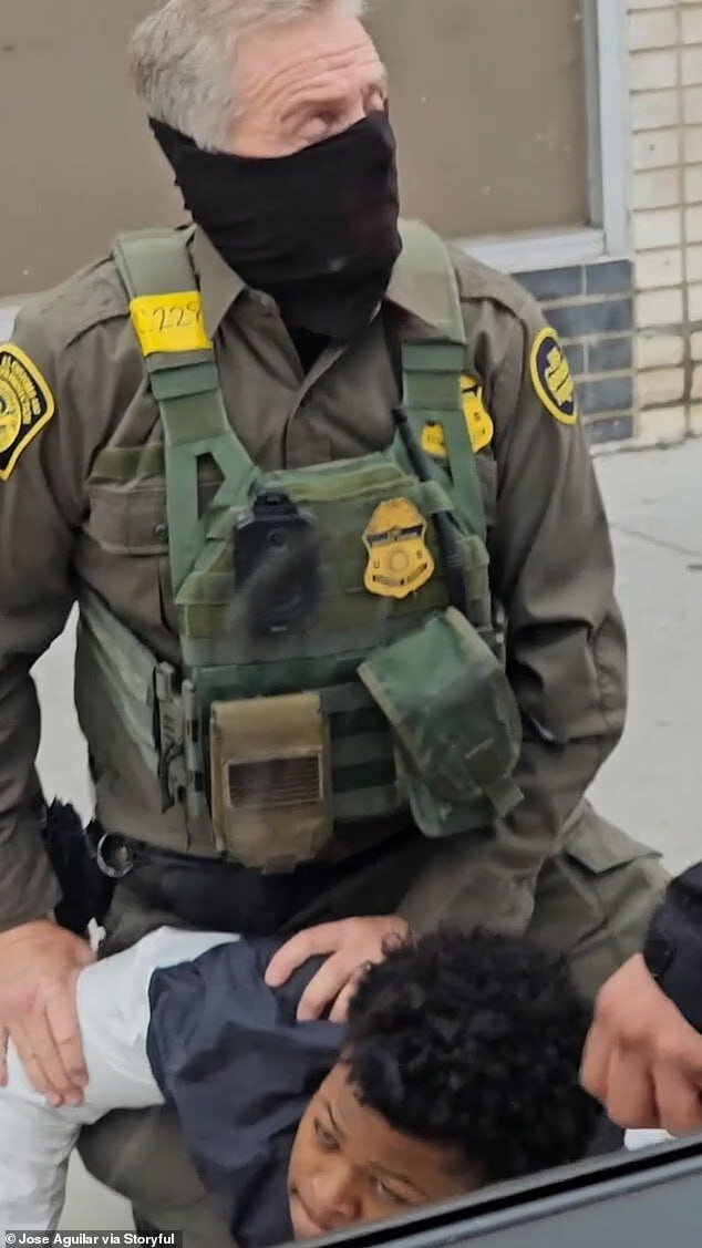 آغاز خشونت ترامپ با مهاجران؛ خیابان‌های شیکاگو تبدیل به منطقه جنگی شد | تصاویر