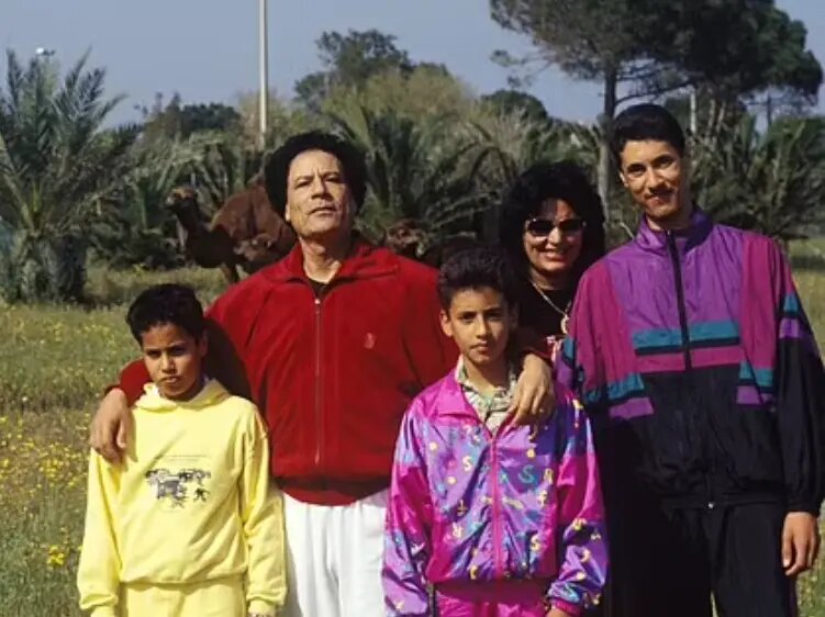 معمر قذافی، همسر و پسرانش در ۳۳ سال قبل | عکس