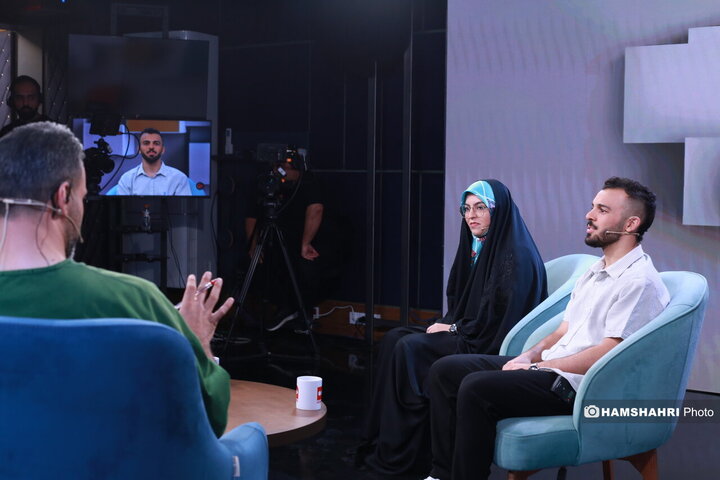گفتگوی تماشاگر با مرد سال آسیا
