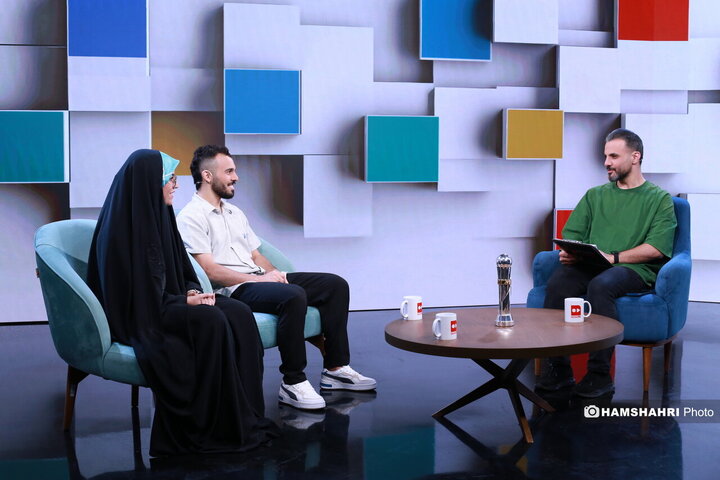 گفتگوی تماشاگر با مرد سال آسیا