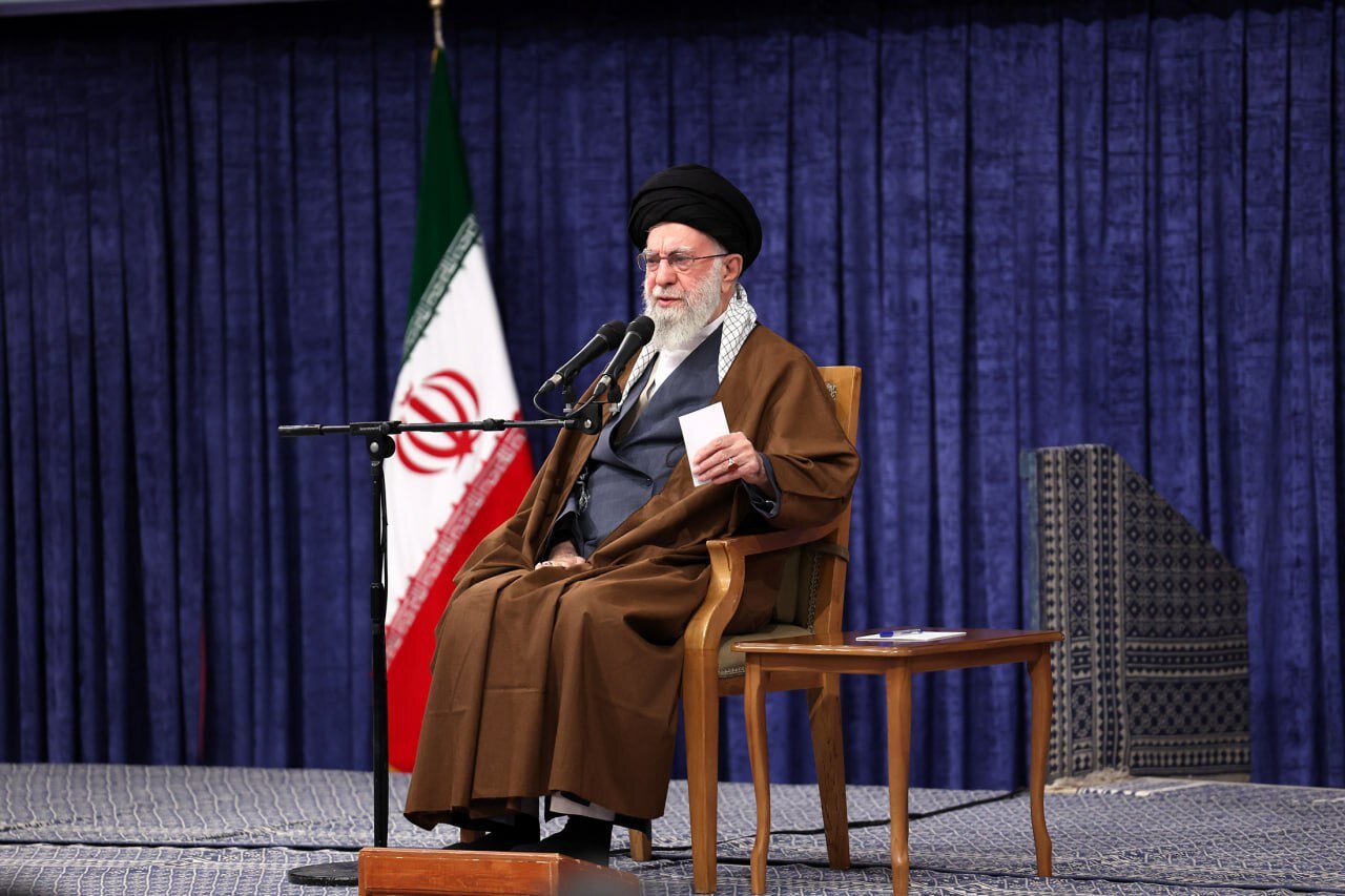 رهبر انقلاب: مدالهای جهانی ورزشی و المپیادهای علمی محکمترین پاسخ به جنگ نرم است + ویدئو رهبر انقلاب