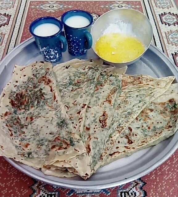بوی نان تازه می‌آید همی!