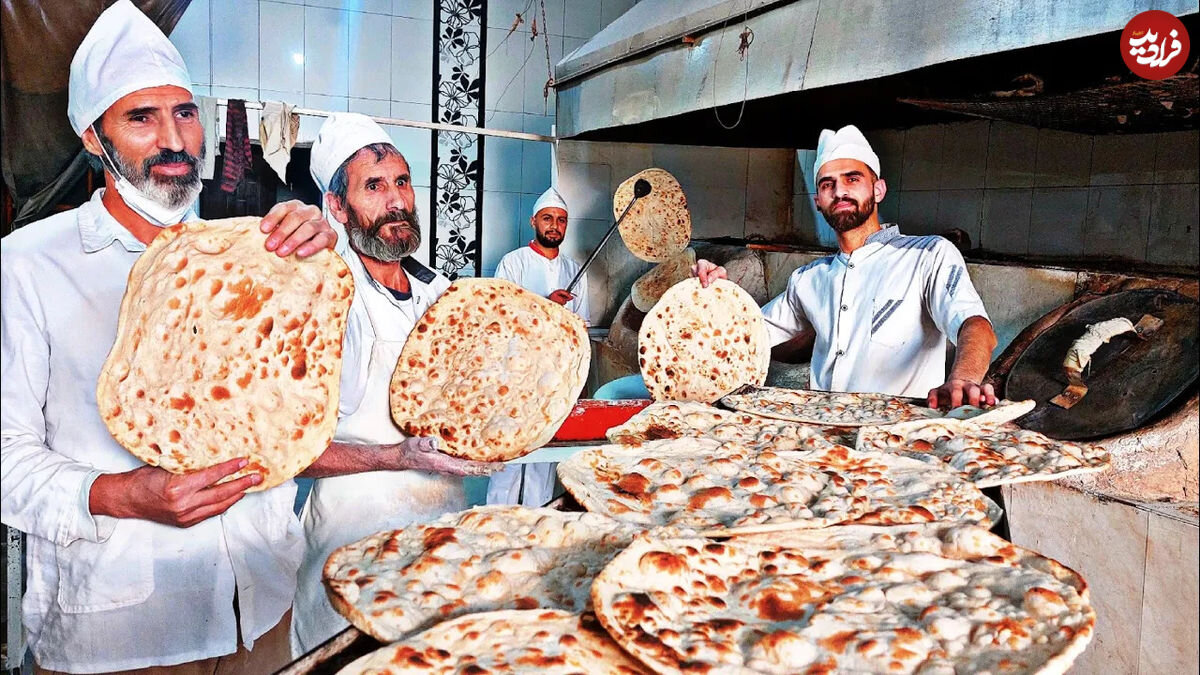 بوی نان تازه می‌آید همی!