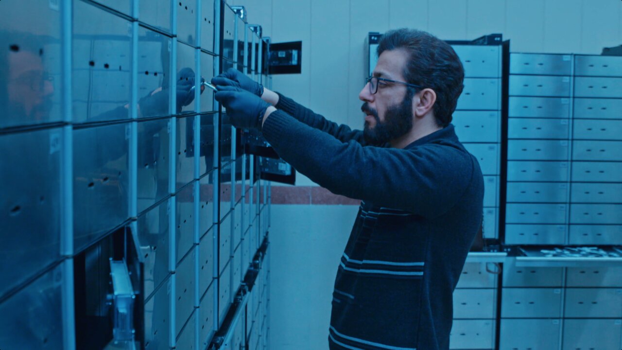 سرقت صندوق امانات بانک در یک سریال