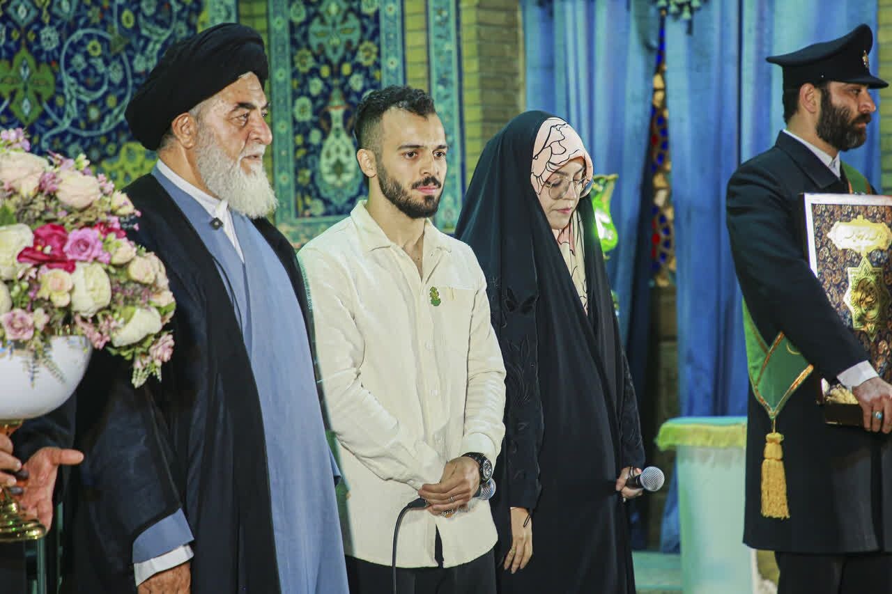 نشان خادم افتخاری برای مرد سال فوتسال آسیا | تصاویر