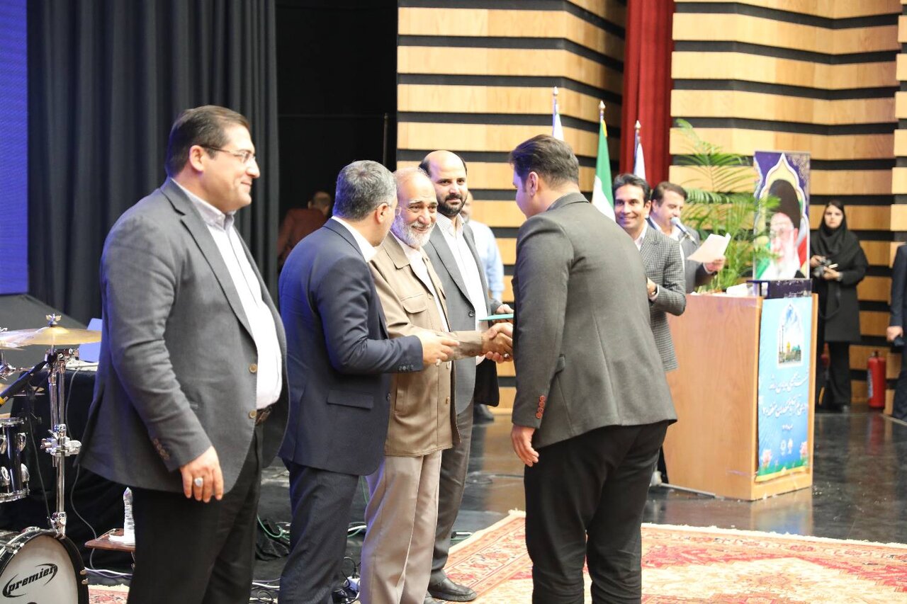 فروزنده در منطقه 20
