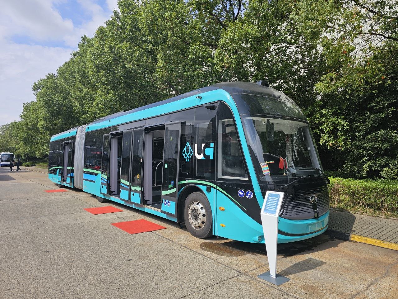 آغاز فعالیت متروباس های جدید تهران از اسفندماه +تصاویر